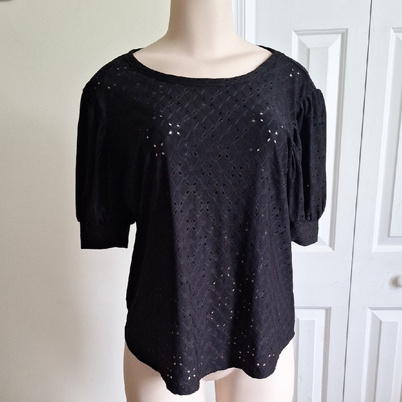 3/$20 Kim & Cami Black Eyelet Blouse Size Large - Picture 1 of 7